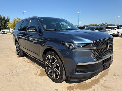2027 Lincoln Navigator Reserve