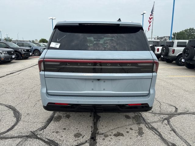 2027 Lincoln Navigator Reserve