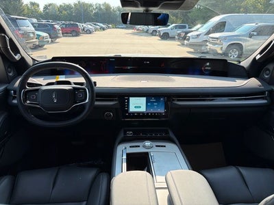 2027 Lincoln Navigator Reserve