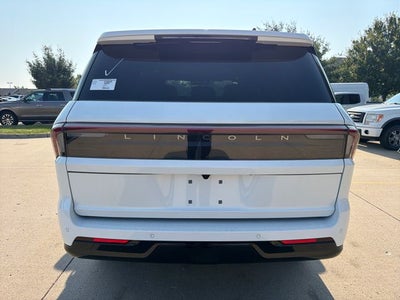 2027 Lincoln Navigator Reserve