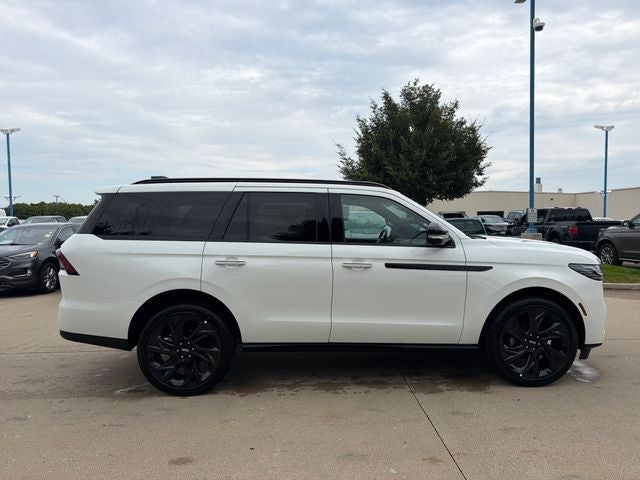 2027 Lincoln Navigator Reserve