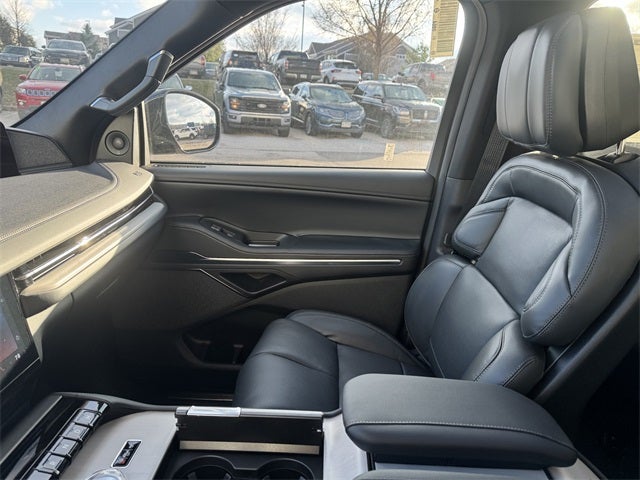 2025 Lincoln Navigator L Reserve