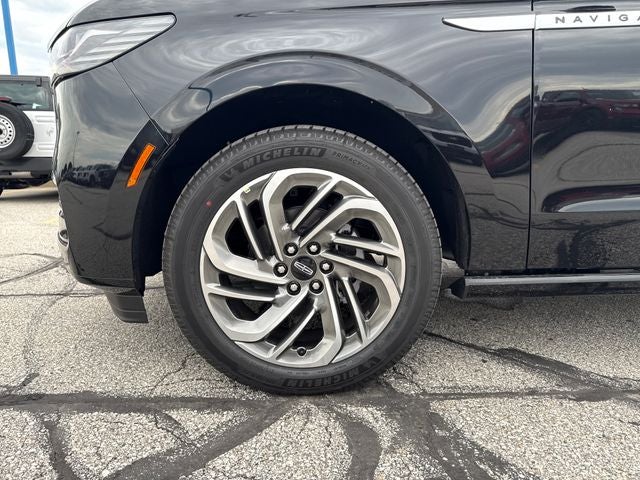 2027 Lincoln Navigator L Reserve