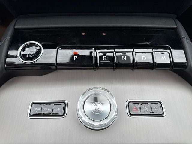 2027 Lincoln Navigator L Reserve