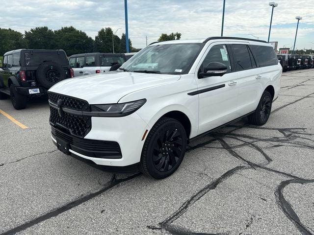 2027 Lincoln Navigator L Reserve