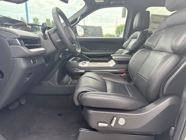 2027 Lincoln Navigator L Reserve