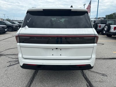 2027 Lincoln Navigator L Reserve