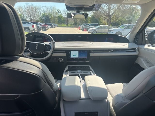 2026 Lincoln Navigator L Reserve