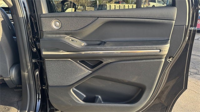 2025 Lincoln Navigator L Reserve