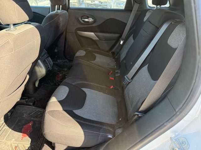 2017 Jeep Cherokee Sport