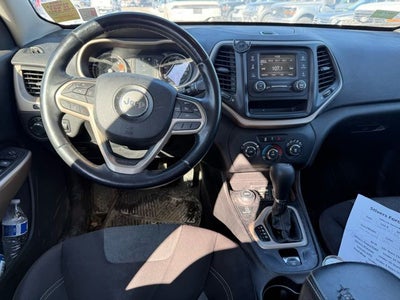 2017 Jeep Cherokee Sport