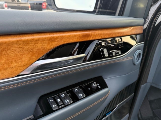 2022 Jeep Grand Wagoneer Series II