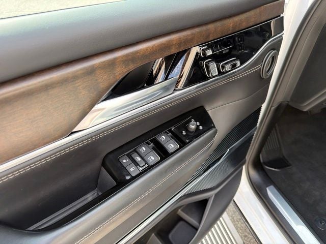 2023 Jeep Grand Wagoneer Series II