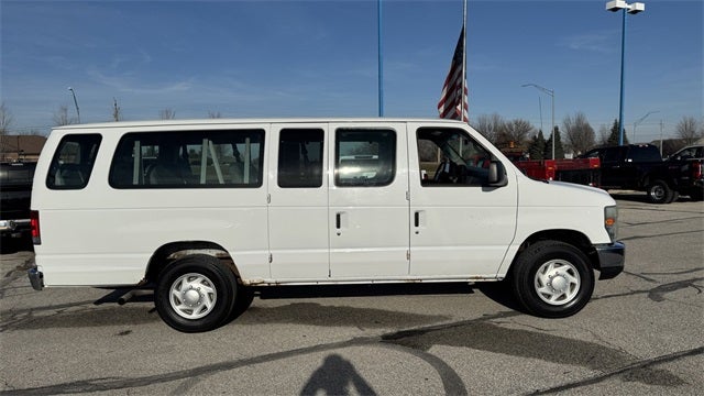 2008 Ford E-350SD XLT