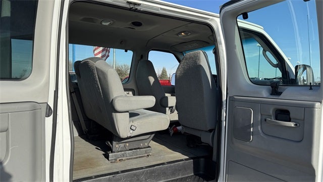 2008 Ford E-350SD XLT