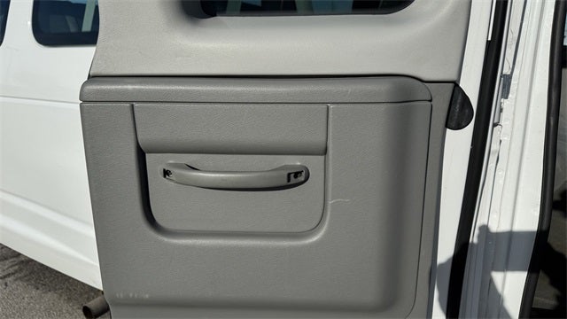 2008 Ford E-350SD XLT