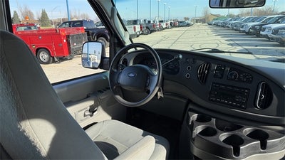 2008 Ford E-350SD XLT