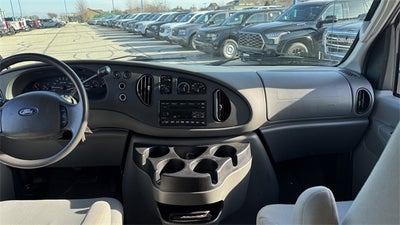 2008 Ford E-350SD XLT