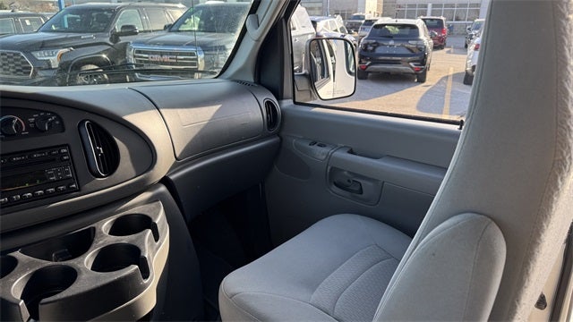 2008 Ford E-350SD XLT