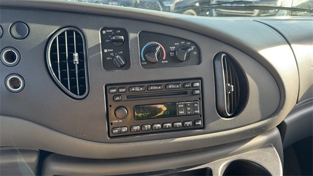 2008 Ford E-350SD XLT