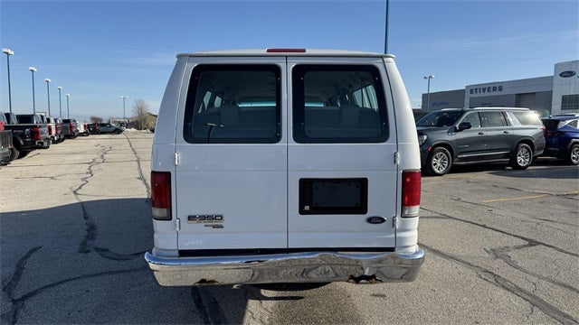 2008 Ford E-350SD XLT