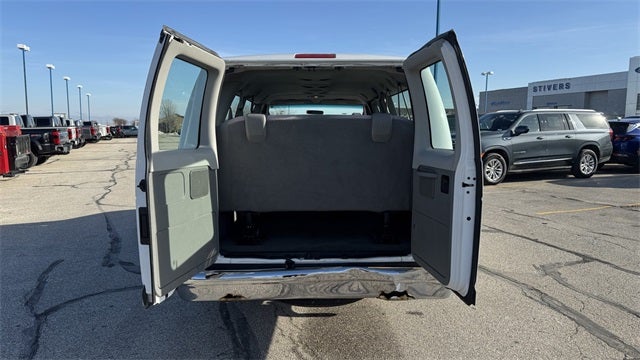 2008 Ford E-350SD XLT