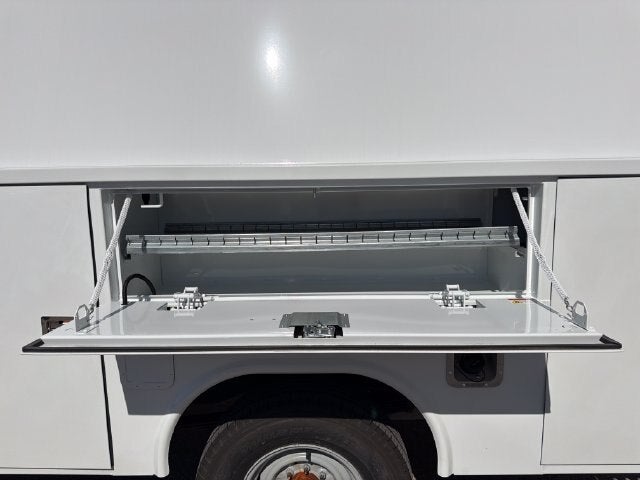 2027 Ford E-350SD Base Cutaway