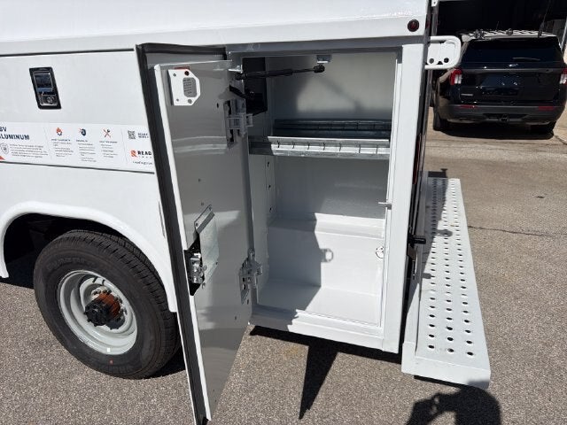 2027 Ford E-350SD Base Cutaway
