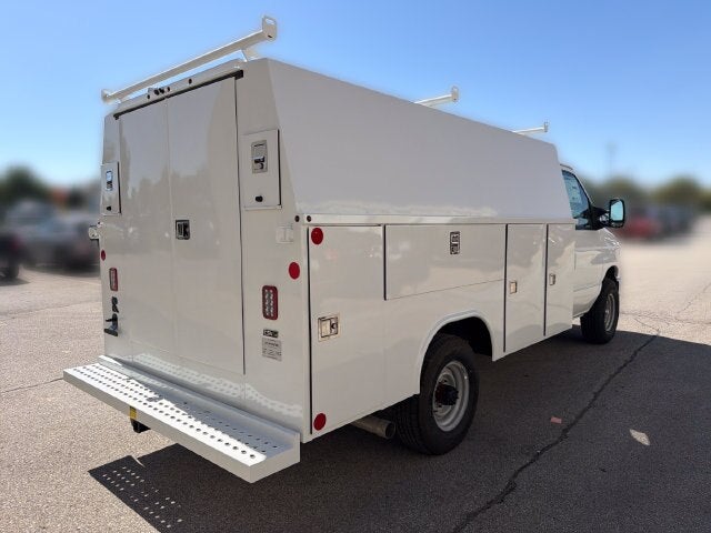 2027 Ford E-350SD Base Cutaway