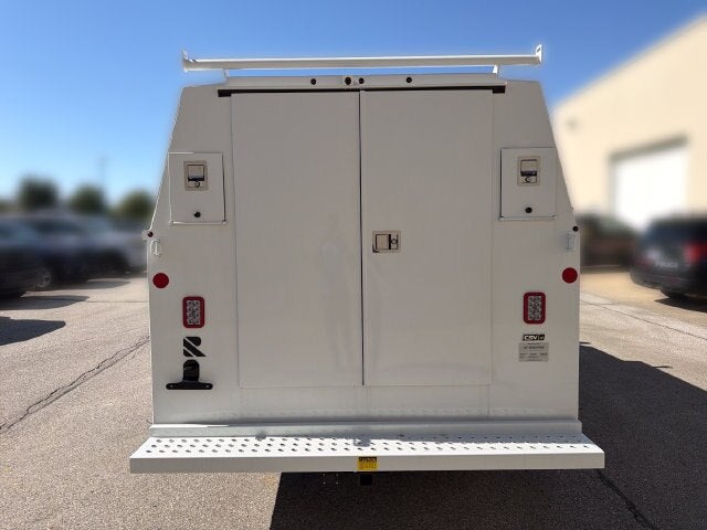 2027 Ford E-350SD Base Cutaway