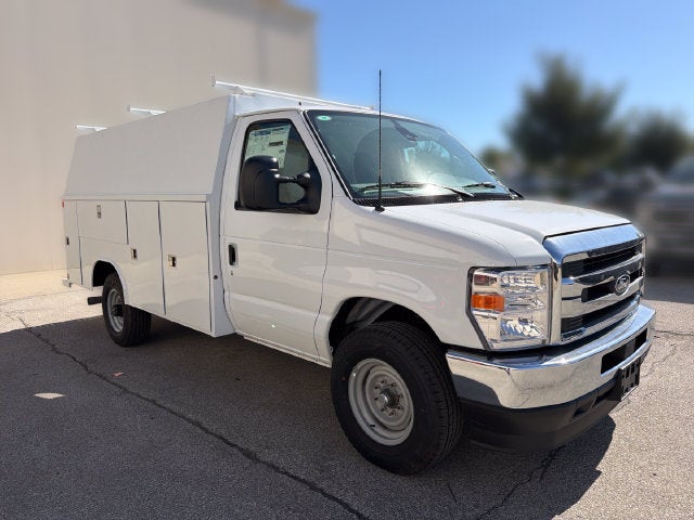 2027 Ford E-350SD Base Cutaway