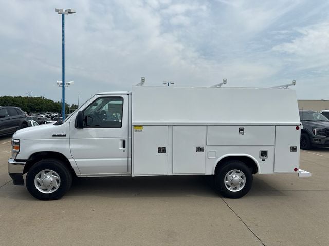 2026 Ford E-350SD Base Cutaway