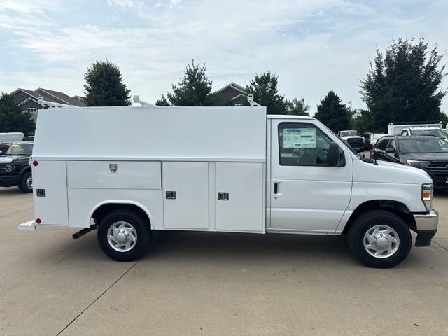 2026 Ford E-350SD Base Cutaway