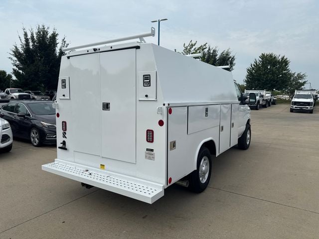 2026 Ford E-350SD Base Cutaway