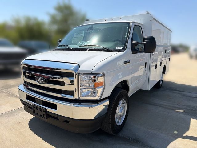 2027 Ford E-350SD Base Cutaway
