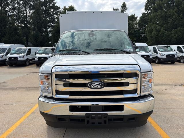 2026 Ford E-350SD Base Cutaway