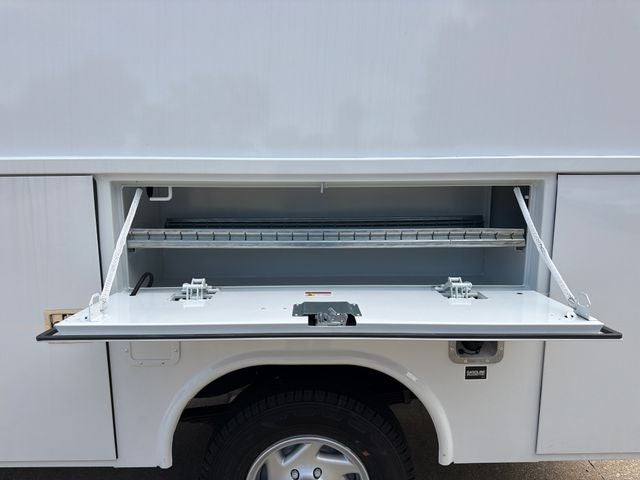 2026 Ford E-350SD Base Cutaway