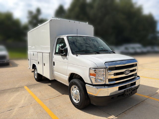 2026 Ford E-350SD Base Cutaway