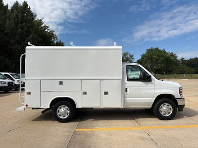 2026 Ford E-350SD Base Cutaway