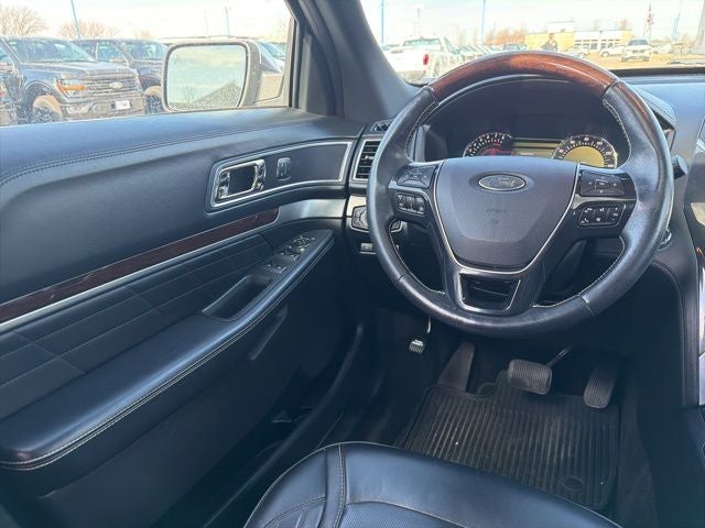 2017 Ford Explorer Platinum