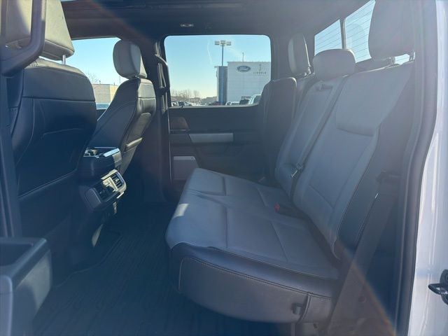 2023 Ford F-150 Lightning Base