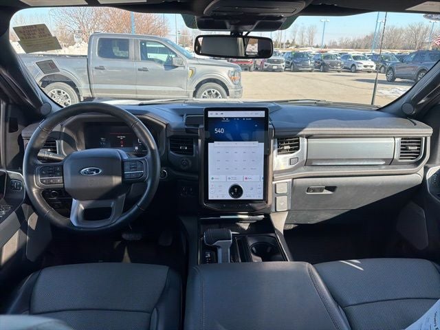 2023 Ford F-150 Lightning Base