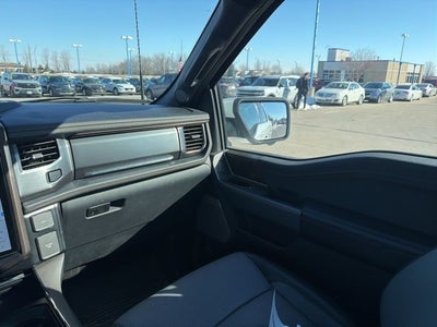 2023 Ford F-150 Lightning Base