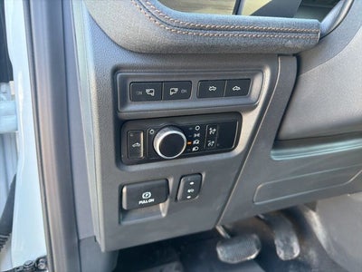 2023 Ford F-150 Lightning Base