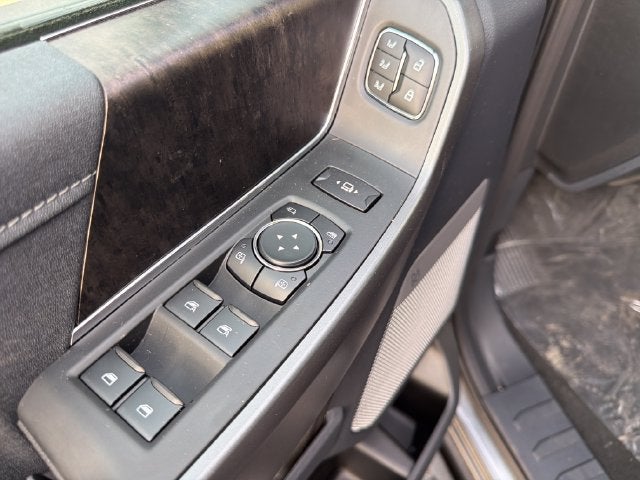 2027 Ford F-350SD Lariat