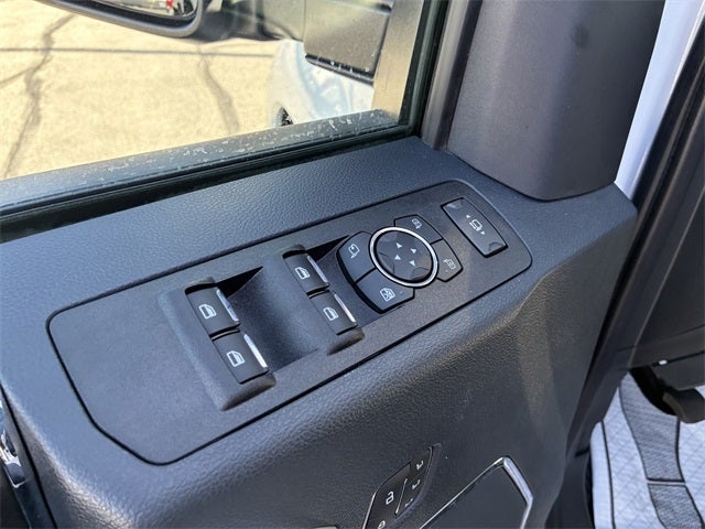 2022 Ford F-350SD Lariat