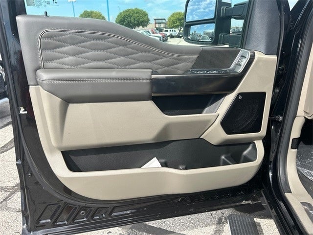 2025 Ford F-350SD Platinum DRW