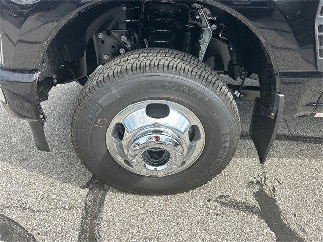 2025 Ford F-350SD Platinum DRW