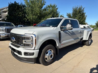 2026 Ford F-350SD Platinum DRW