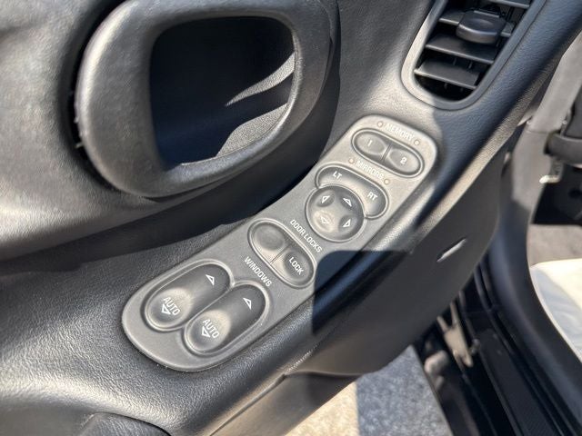2004 Chevrolet Corvette Base